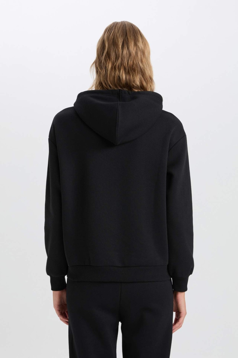 DeFacto Relax Fit Kapüşonlu Kanguru Cepli Kalın Basic Düz Siyah Sweatshirt W8071AZ24WN görsel 6