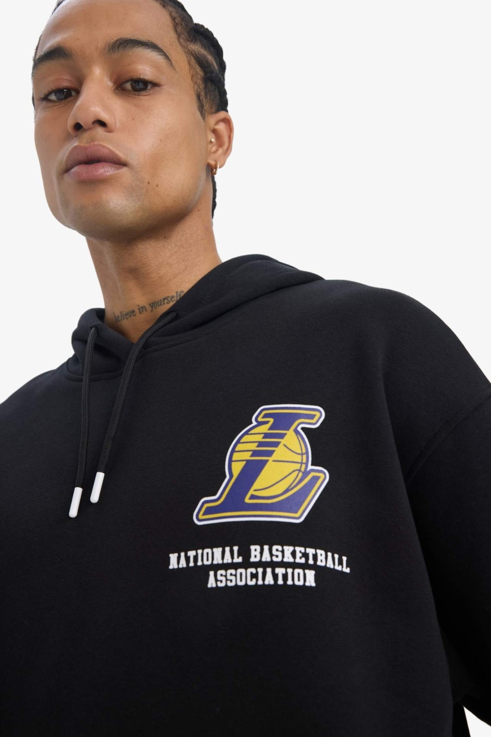 DeFacto NBA Los Angeles Lakers Oversize Geniş Kalıp Kapüşonlu Kalın Sweatshirt D8489AX25SP görsel 7