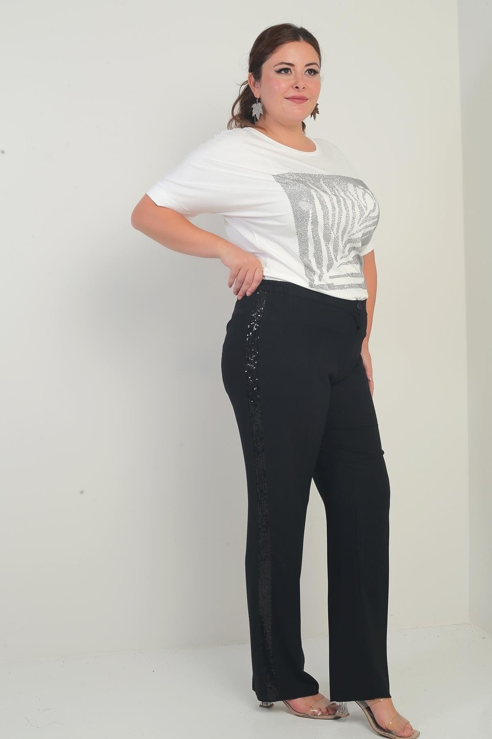 By Saygı Kadın Beli Lastikli Yanları Pul Payet Şeritli B.b. Pantolon görsel 2