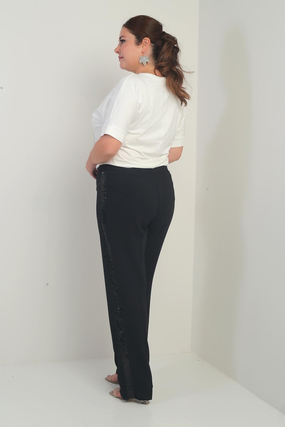 By Saygı Kadın Beli Lastikli Yanları Pul Payet Şeritli B.b. Pantolon görsel 4