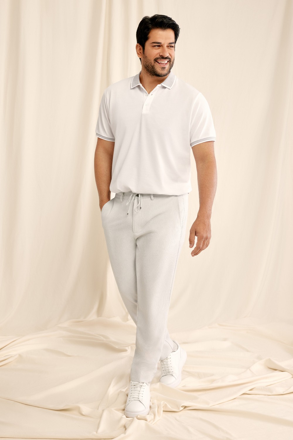 Altınyıldız Classics Erkek Çekmeyen Pamuklu Kumaş Slim Fit Dar Kesim Simsiyah Kıvrılmaz Polo Yaka T-shirt