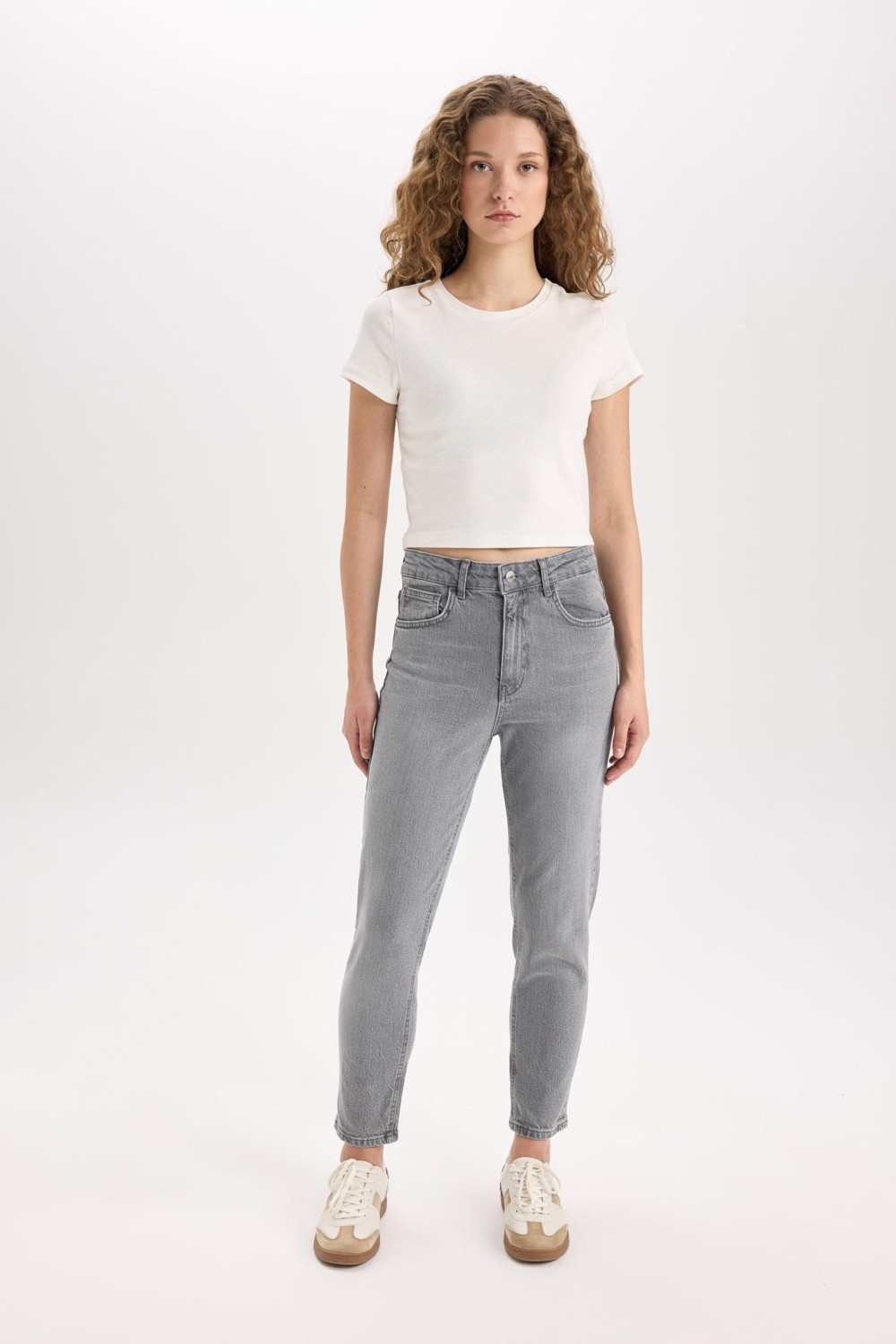 DeFacto Lina Comfort Mom Yüksek Bel Bilek Boy Jean Yıkamalı Pantolon E3438AXNS