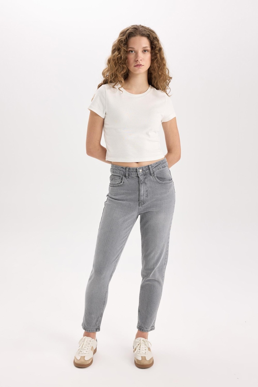 DeFacto Lina Comfort Mom Yüksek Bel Bilek Boy Jean Yıkamalı Pantolon E3438AXNS görsel 2