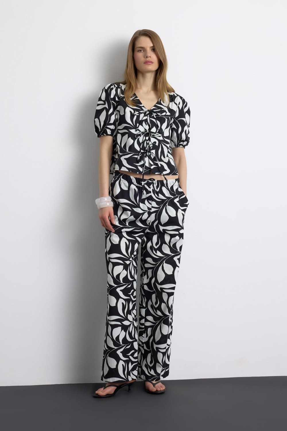DeFacto %100 Pamuk Wide Leg Poplin Kumaş Palazzo Pantolon E9907AX25SM