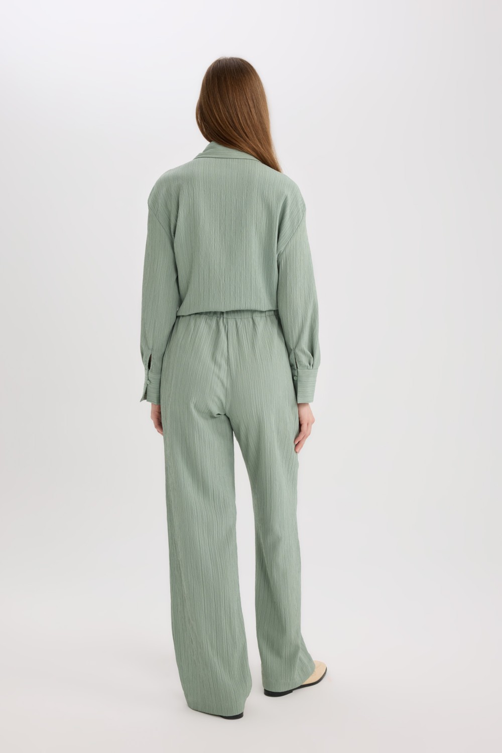 DeFacto Straight Fit Standart Paça Krinkıl Kumaş Pantolon D8680AX25SP görsel 5