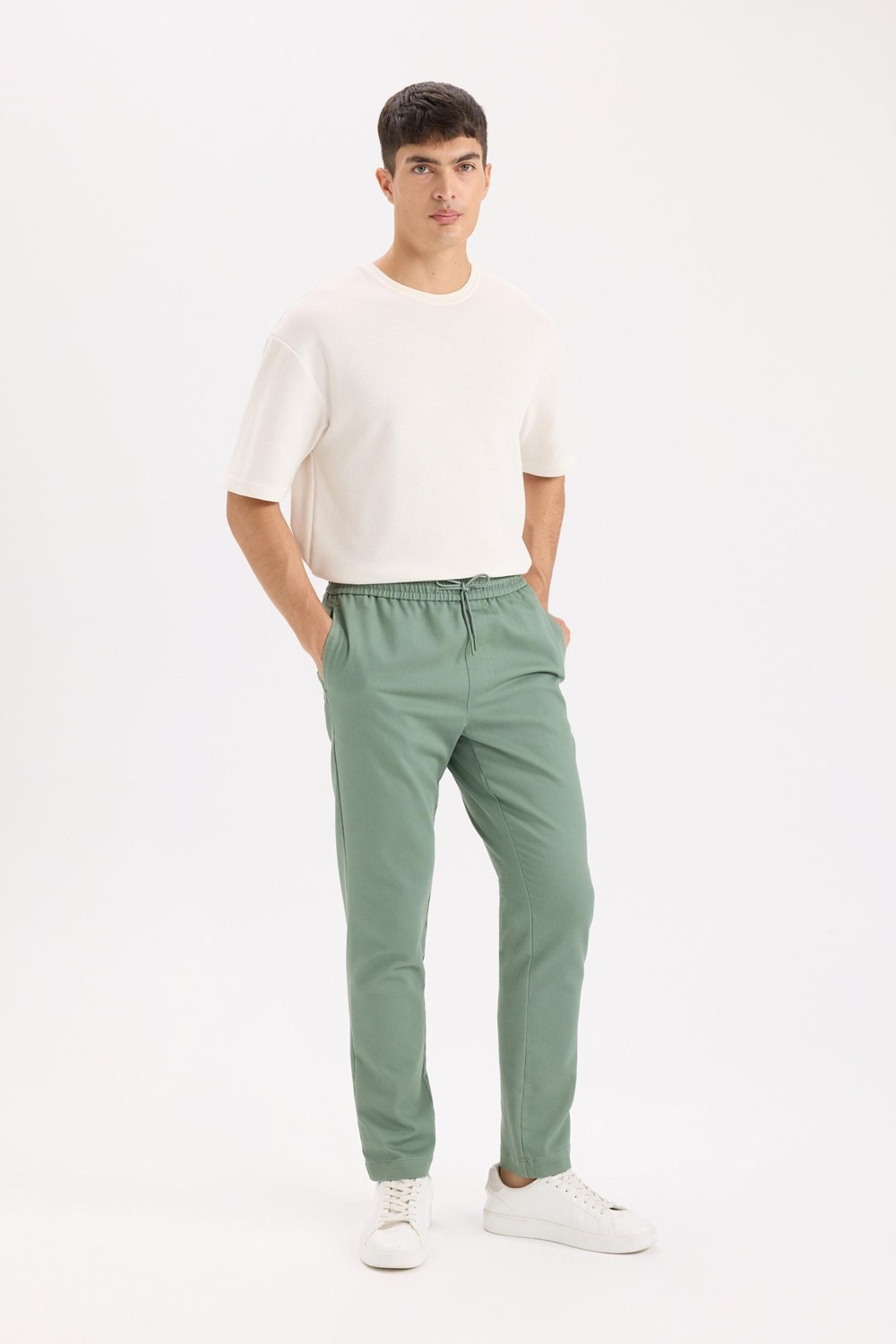 DeFacto Yazlık Jogger Pantolon Beli Bağcıklı Cepli D5966AX25SP