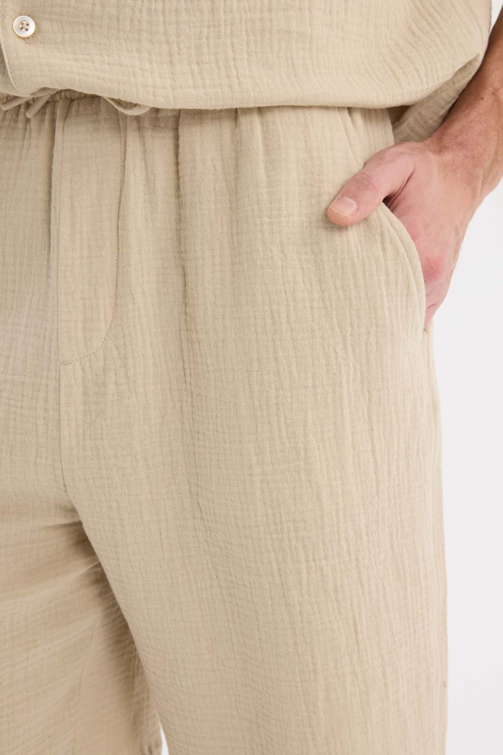 DeFacto %100 Pamuk Relax Fit Müslin Cepli Basic Bermuda Şort C7589AX25SM görsel 5