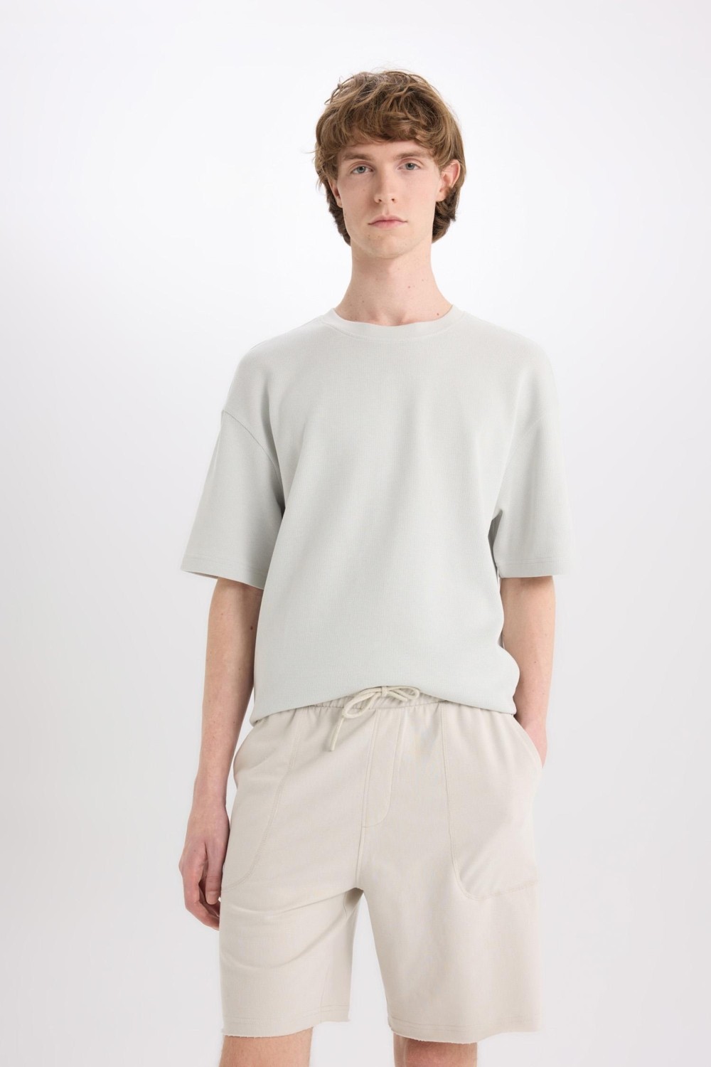 DeFacto %100 Pamuk Slim Fit Dar Paça Cepli Basic Şort B8673AX25SM görsel 4