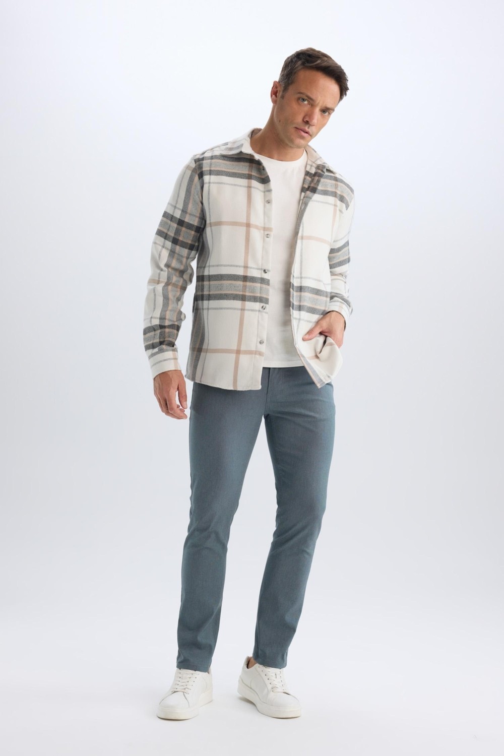 DeFacto Yazlık Chino Kanvas Dokulu Pantolon Slim Fit Dar Kesim Cepli Dar Paça T1055AZ25SP görsel 8