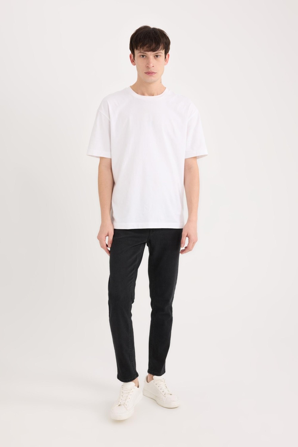 DeFacto Carlo Skinny Fit Ekstra Dar Kalıp Normal Bel Ekstra Dar Paça Siyah Jean Pantolon S2285AZ24AU
