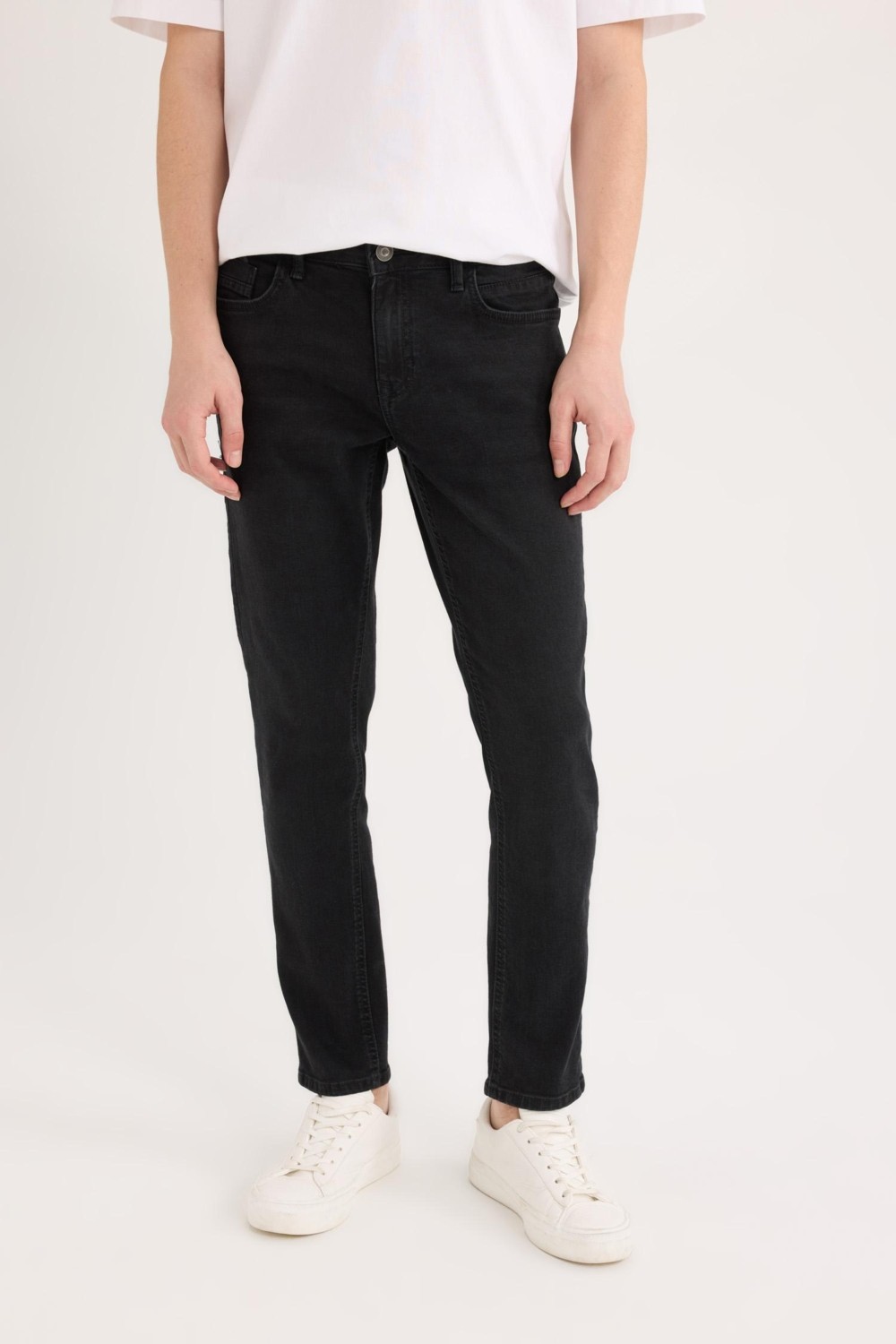 DeFacto Carlo Skinny Fit Ekstra Dar Kalıp Normal Bel Ekstra Dar Paça Siyah Jean Pantolon S2285AZ24AU görsel 4