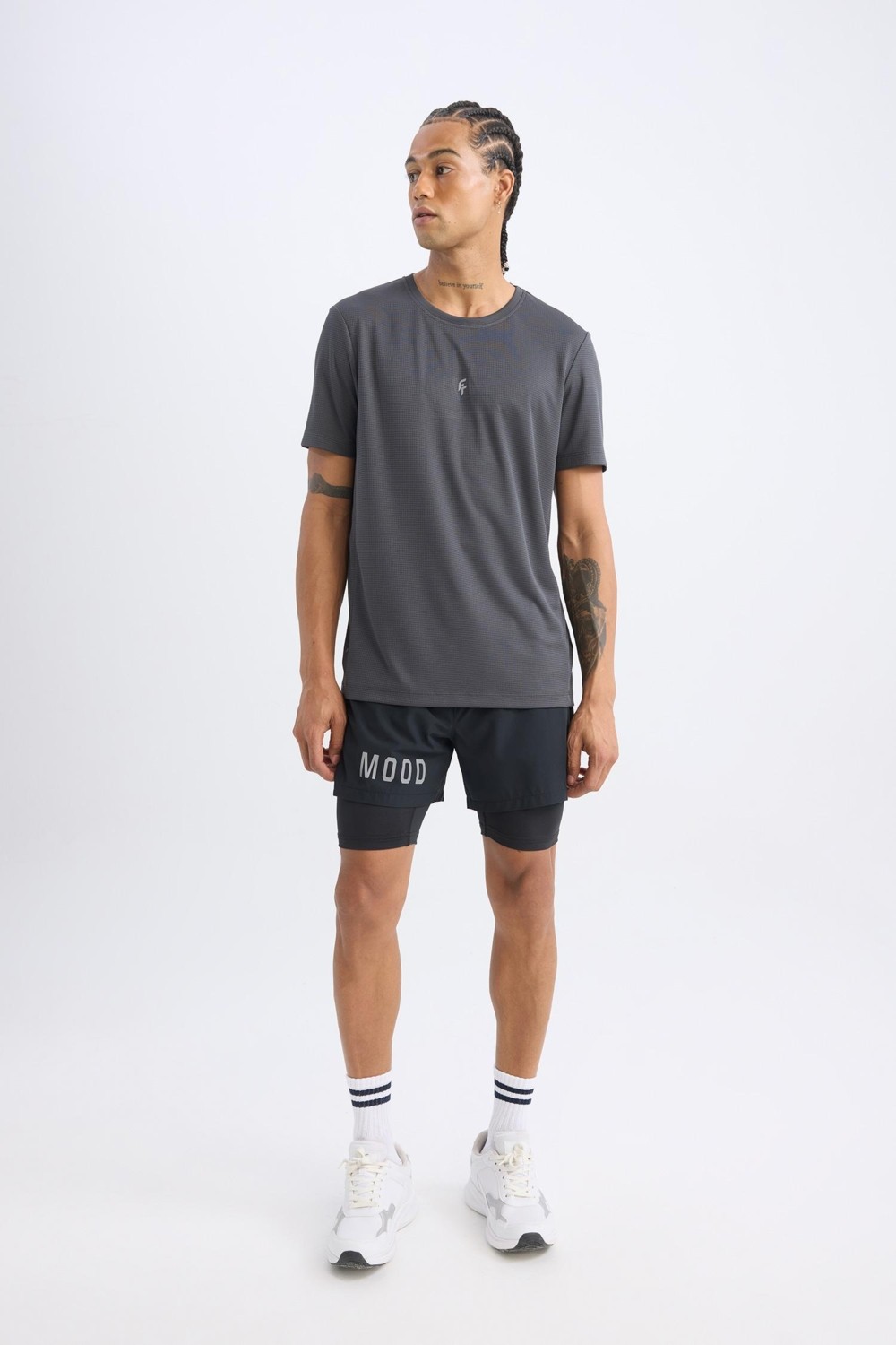 DeFacto Slim Fit Dar Kesim Fermuarlı Telefon Cepli Sporcu Taytlı Şort Z2147AZ25SP görsel 2