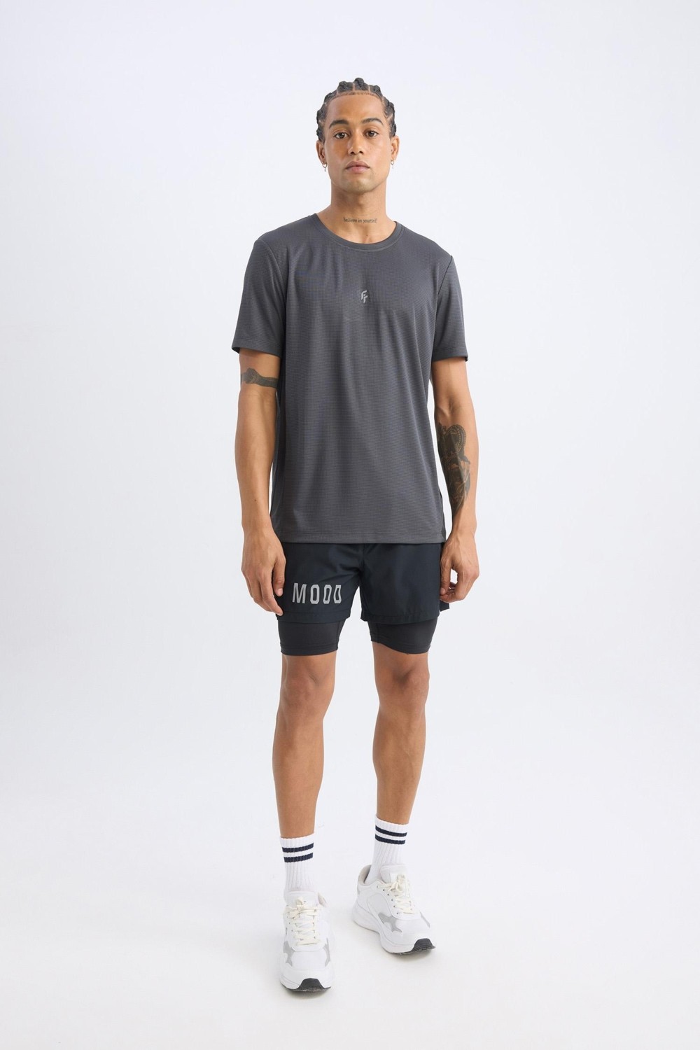 DeFacto Slim Fit Dar Kesim Fermuarlı Telefon Cepli Sporcu Taytlı Şort Z2147AZ25SP görsel 3