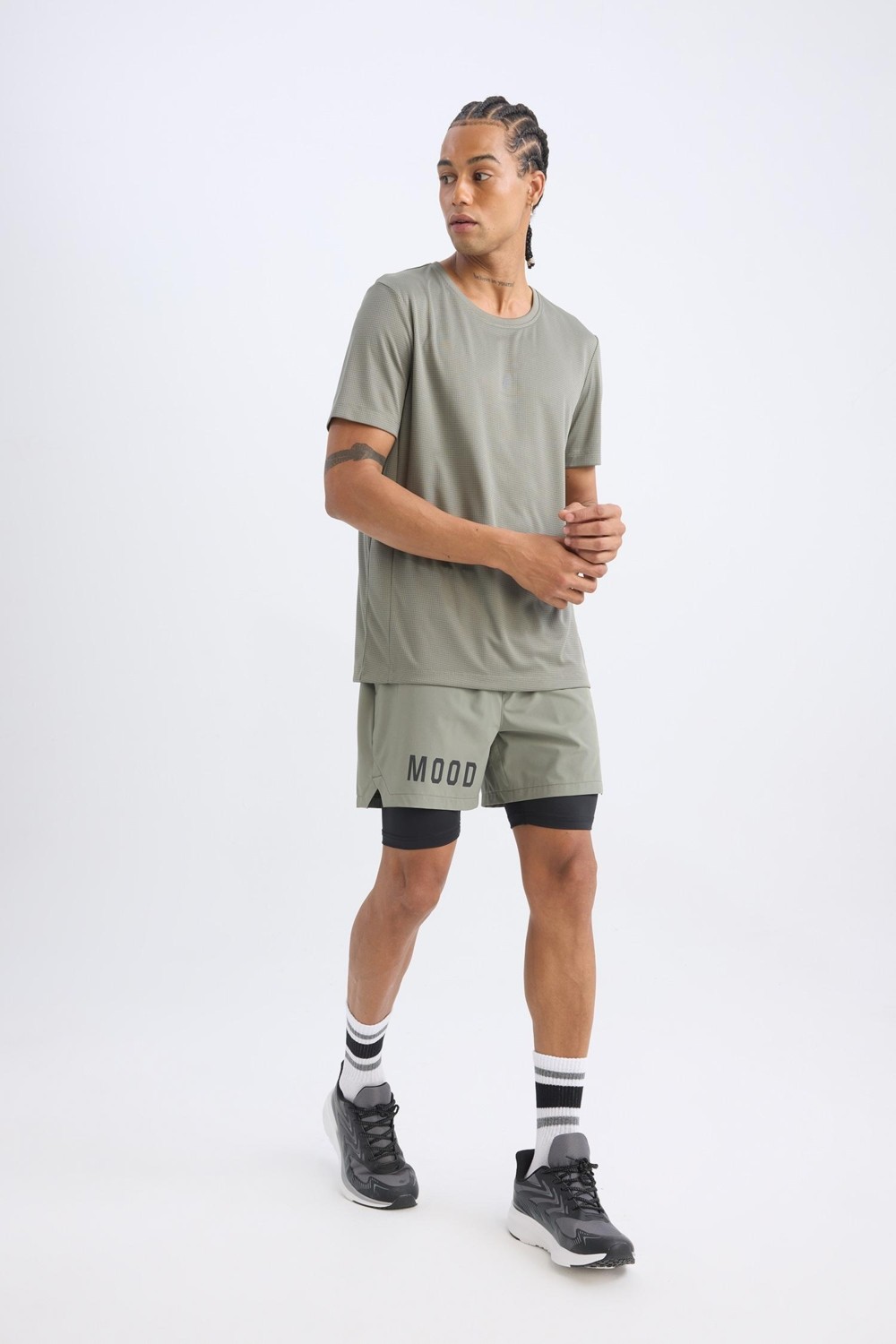DeFacto Slim Fit Dar Kesim Fermuarlı Telefon Cepli Sporcu Taytlı Şort Z2147AZ25SP