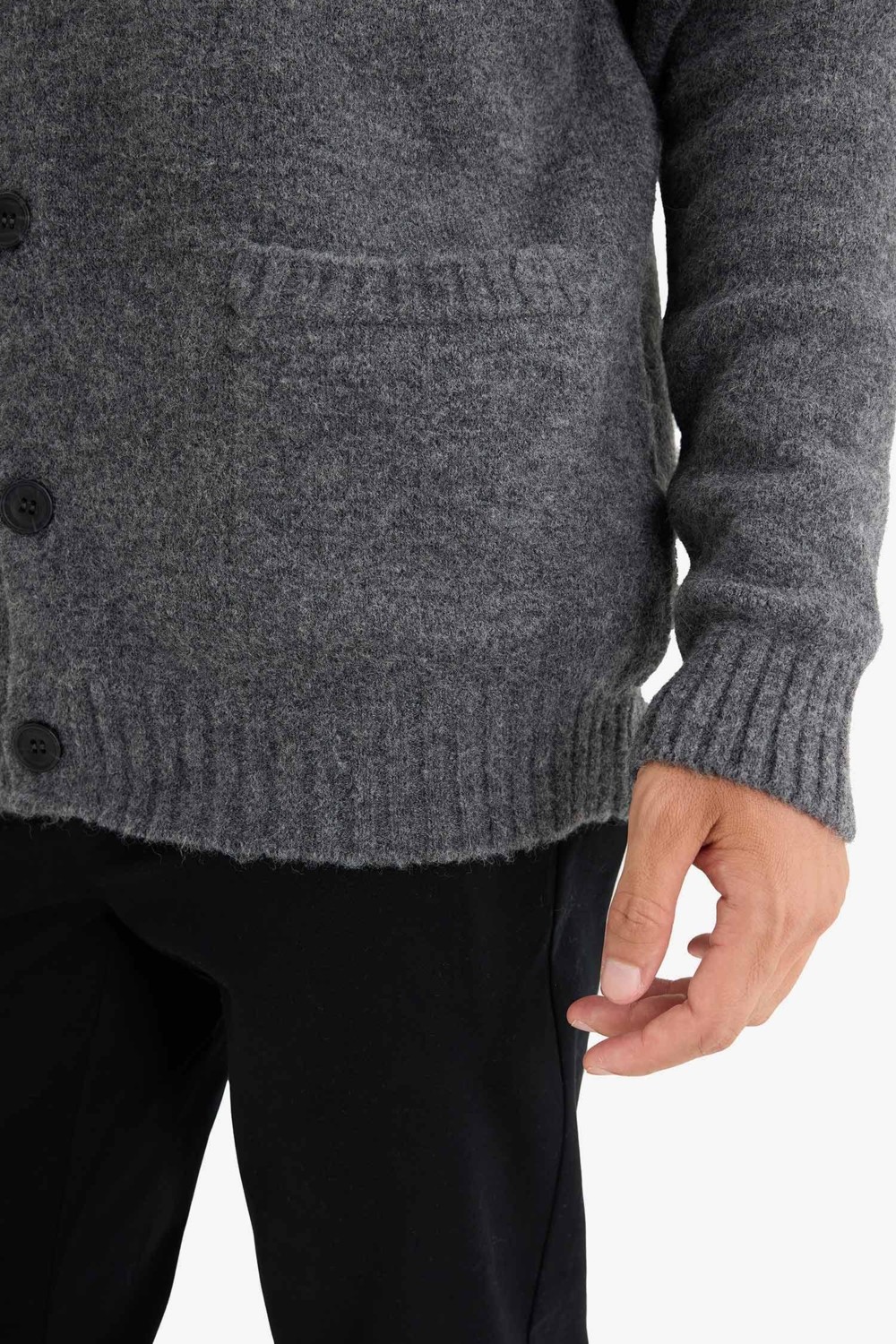 DeFacto Standart Fit Balıkçı Yaka Düğmeli Cepli Triko Hırka E8396AX25CW görsel 5