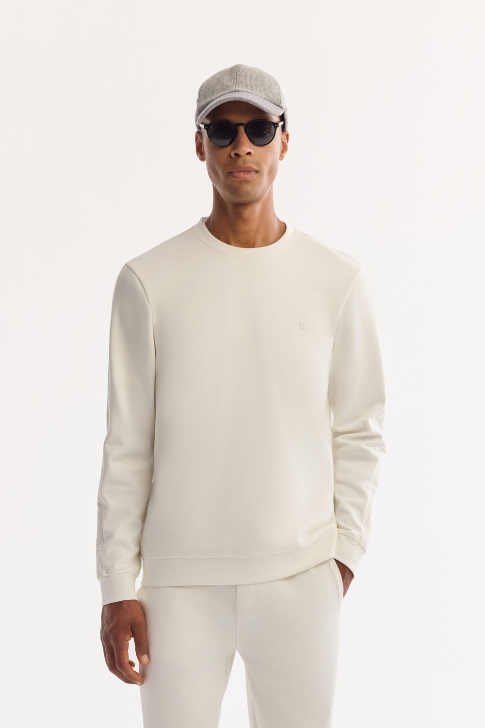 AVVA Erkek Siyah Bisiklet Yaka Pamuklu Bi-Stretch Regular Fit Sweatshirt A52Y1272