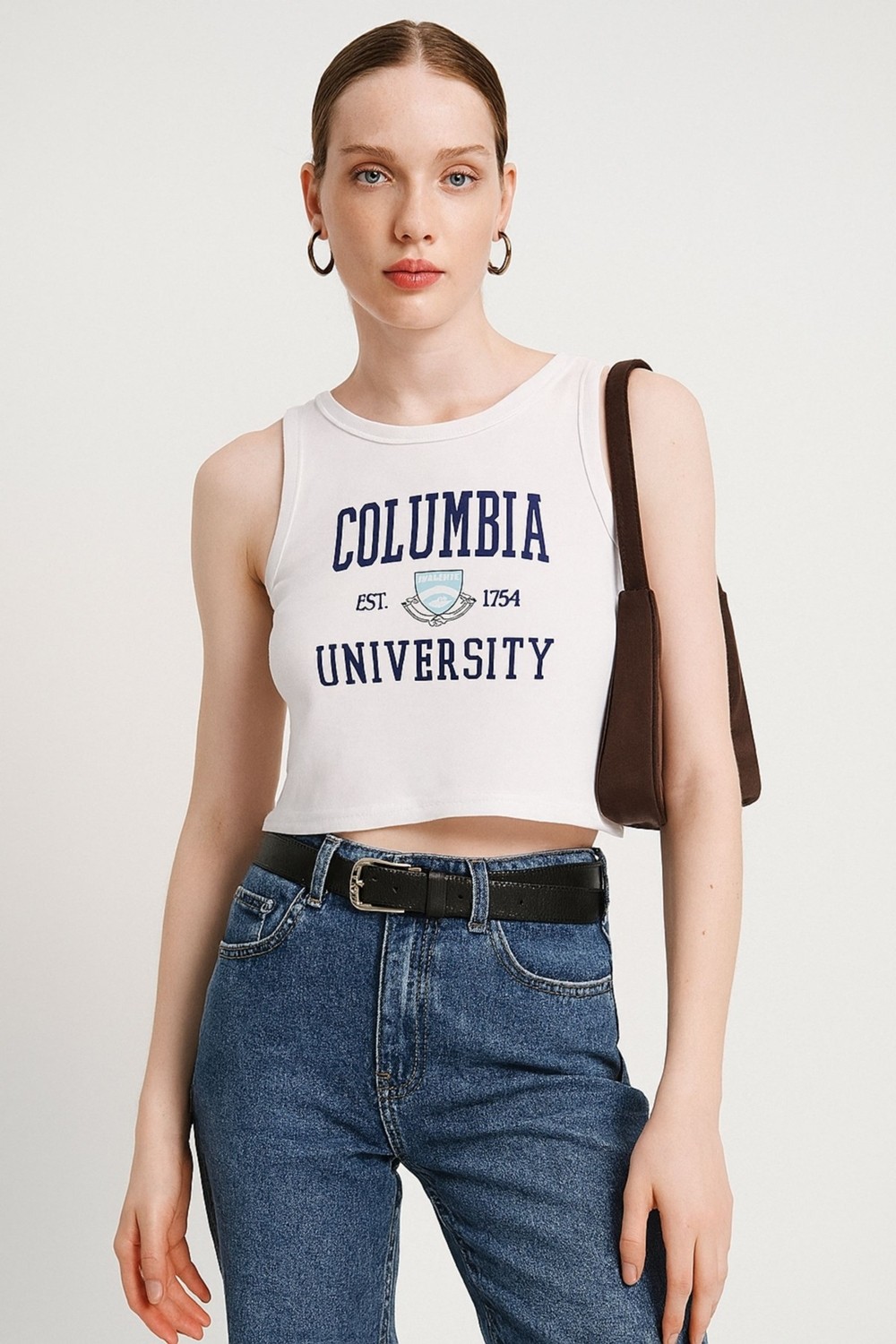 Kübra tekstil Lupinn Moda Kadın Columbia Yazılı Beyaz Crop Atlet, Spor & Günlük Tarz Için Kolsuz Üst