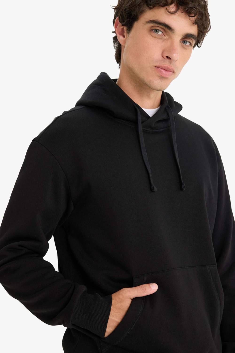 DeFacto Regular Fit Kapüşonlu İçi Yumuşak Tüylü Kanguru Cepli Basic Sweatshirt X8283AZ25AU görsel 4