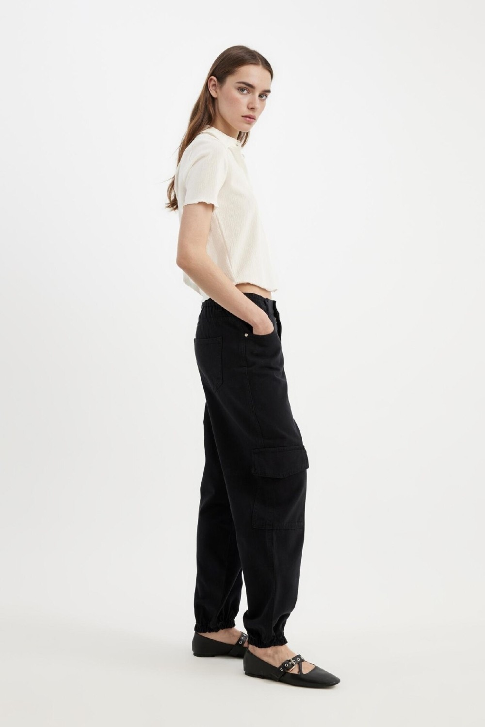 DeFacto Jogger Fit Gabardin Kumaş Normal Bel Basic Kargo Cepli Pantolon B0454AX24AU görsel 3