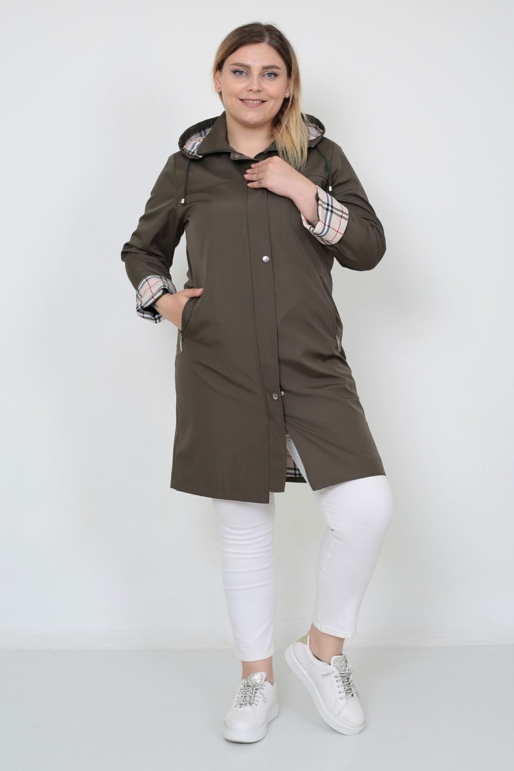 TUTveAL Collection Kadın Suya Dayanıklı Büyük Beden Trençkot Uzun Kapüşonlu Trençkot Bonded Kumaş Içi Ekoseli Trençkot