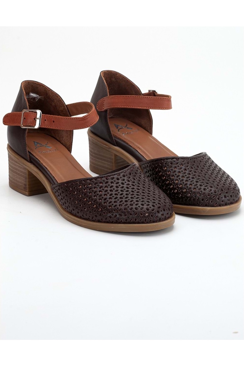 Analin Shoes Kadın Hakiki Deri Burnu Kapalı Delikli Sandalet - Gümüş görsel 8