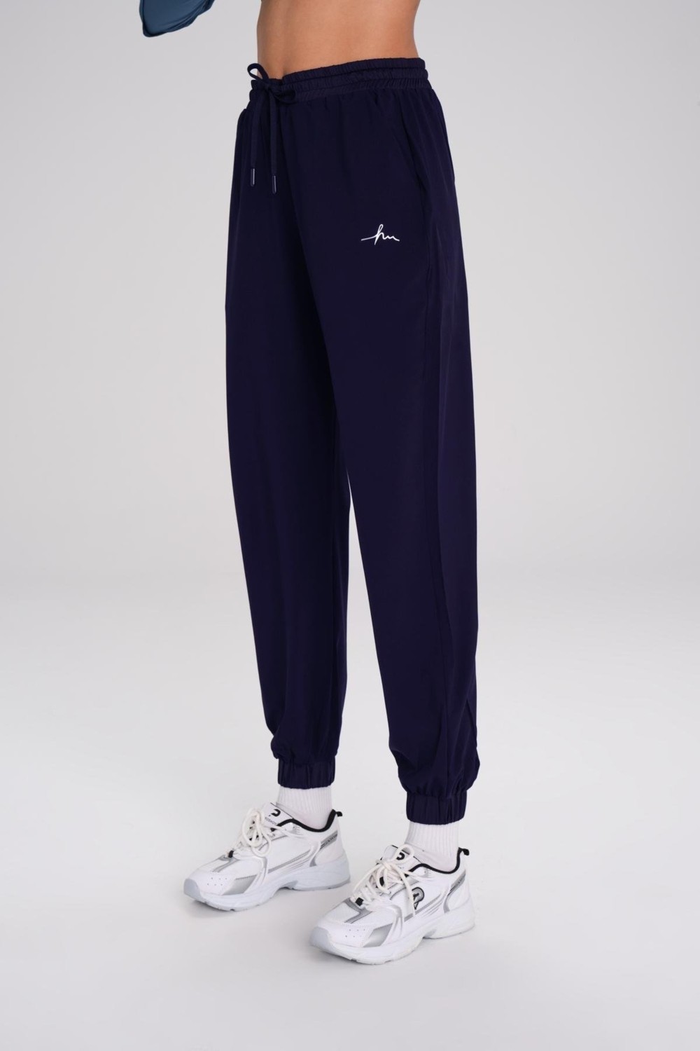 Haşema Kadın Lacivert Jogger Spor Pantolonu Nefes Alan Polyester Kumaş ile Rahat Kullanım görsel 2