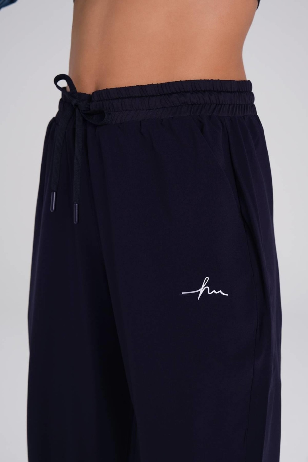 Haşema Kadın Lacivert Jogger Spor Pantolonu Nefes Alan Polyester Kumaş ile Rahat Kullanım görsel 3