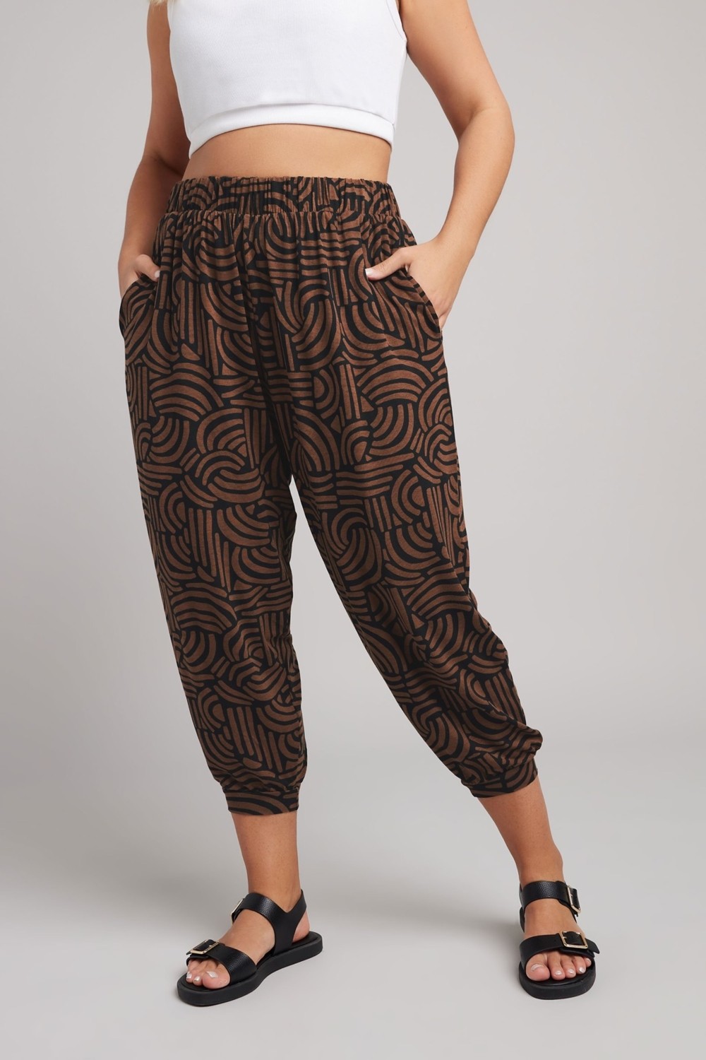 Stil Diva Büyük Beden Beli ve Paçası Lastikli Cepli Soyut Desenli Pantolon 145294 görsel 4