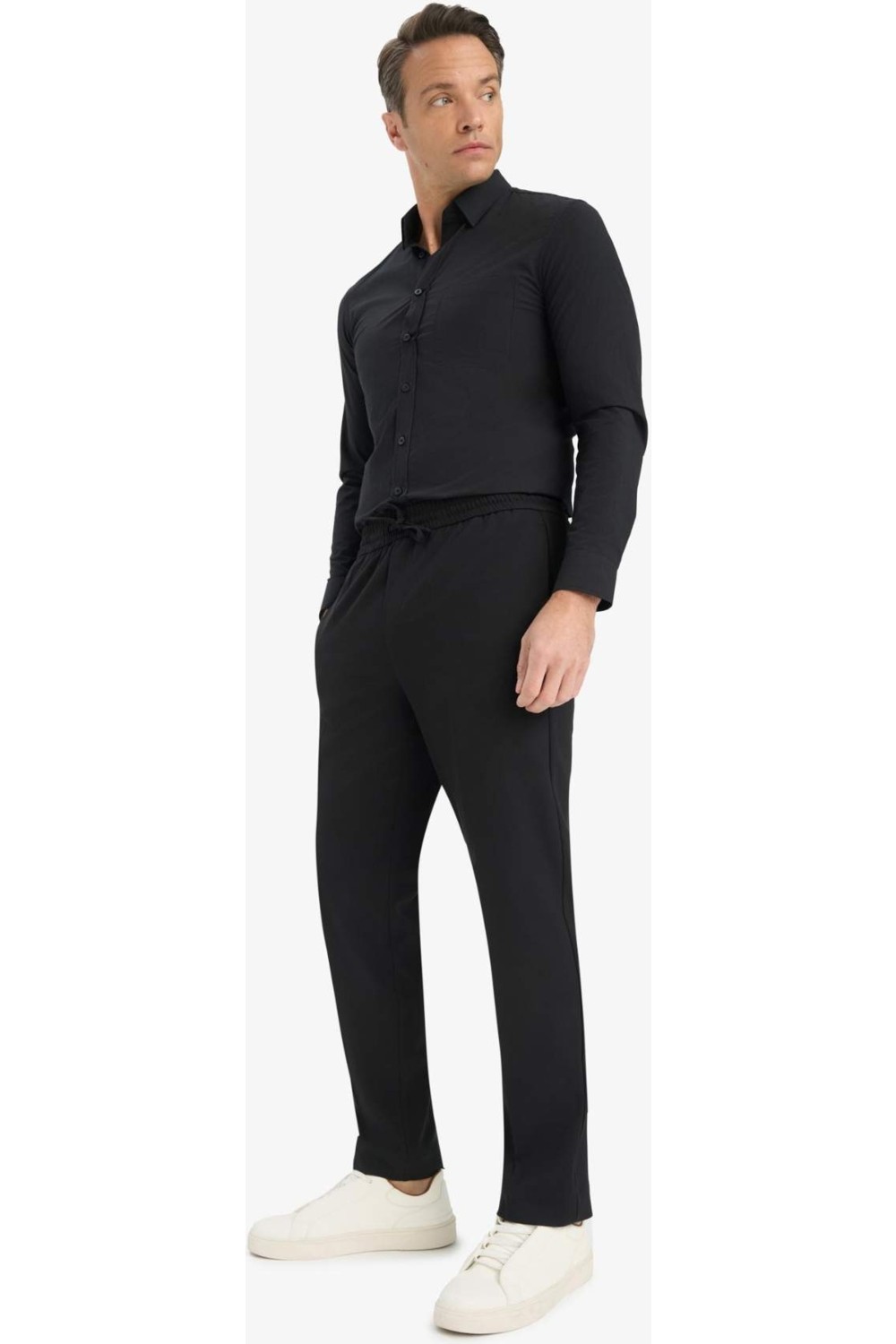 DeFacto Ultra Yumuşak Beli Bağcıklı Lastikli Cepli Jogger Fit Her Yöne Esneyen Yumuşak Tuşe Pantolon A9943AX25AU görsel 4