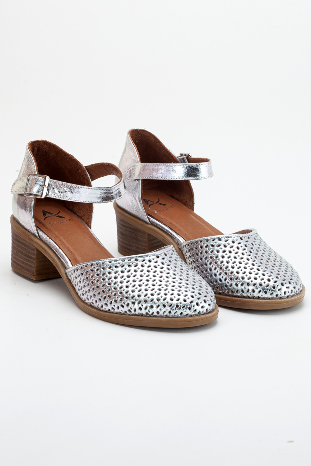 Analin Shoes Kadın Hakiki Deri Burnu Kapalı Delikli Sandalet - Gümüş görsel 4