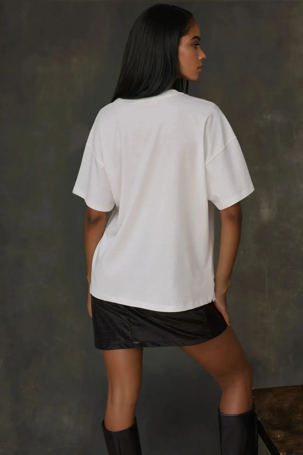 Hiccup Kadınlar Kadın %100 Pamuk Bisiklet Yaka Oversize Beyaz Baskılı T-Shirt Kırmızı görsel 5