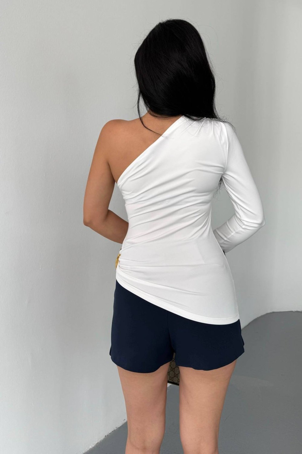 Giysa Kadın Asimetrik Yaka Tek Omuzlu Aksesuar Detaylı Bluz Siyah - 26K 2544 görsel 5