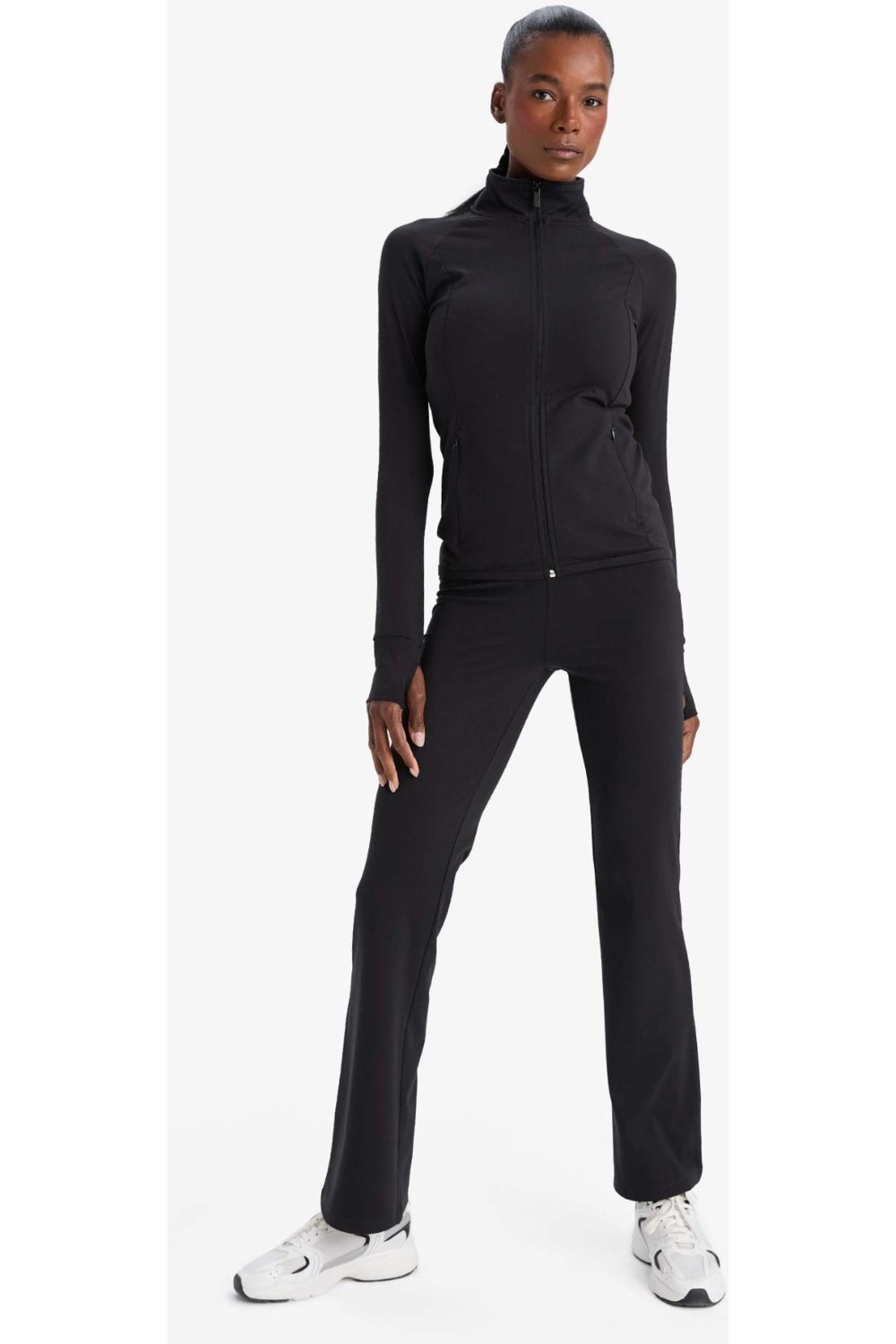 DeFacto Fitted Vücuda Oturan Ultra Soft Dik Yaka Çift Cepli Parmak Detaylı Fermuarlı Spor Hırka B3985AX25AU görsel 5