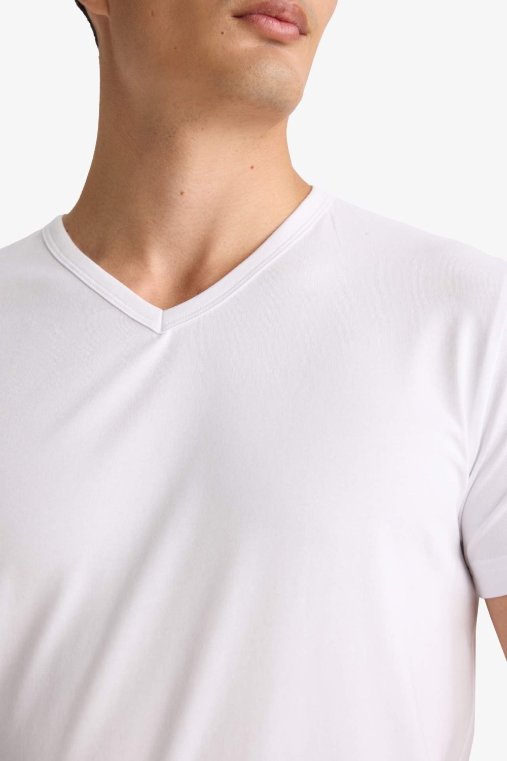 DeFacto Slim Fit V Yaka Tişört L4884AZ25AU görsel 5