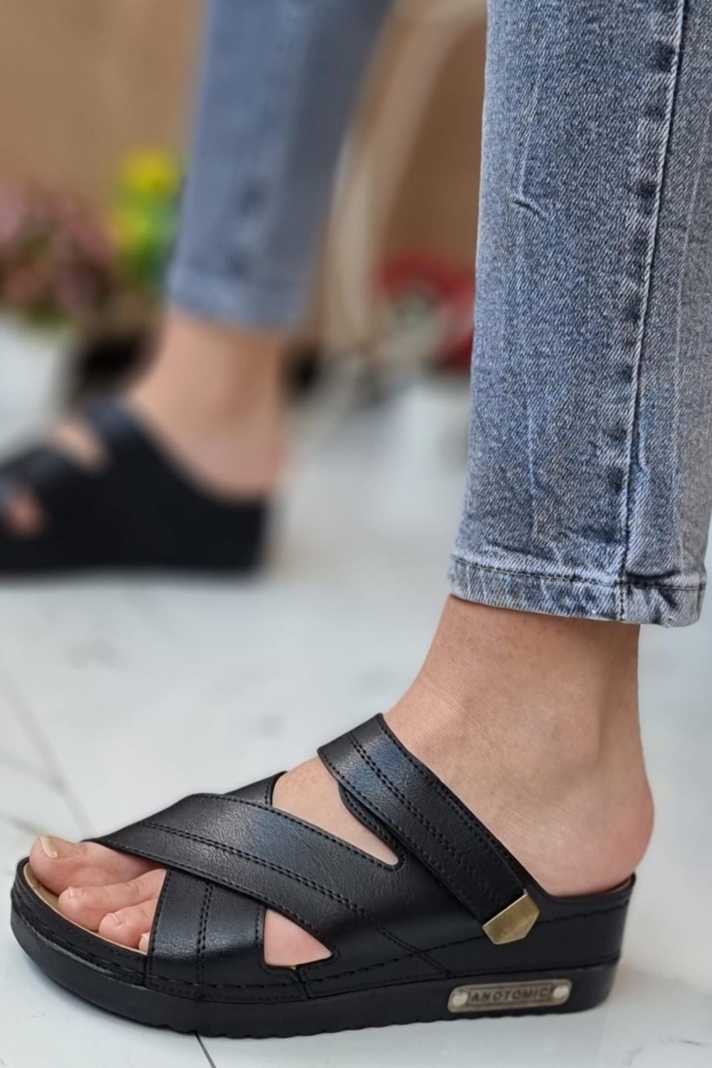 Neon Shoes Budi Kadın Şık Konforlu Günlük Terlik Anatomik Ortopedik Taban Suni Deri Anne Dışarı Ev Terliği görsel 4