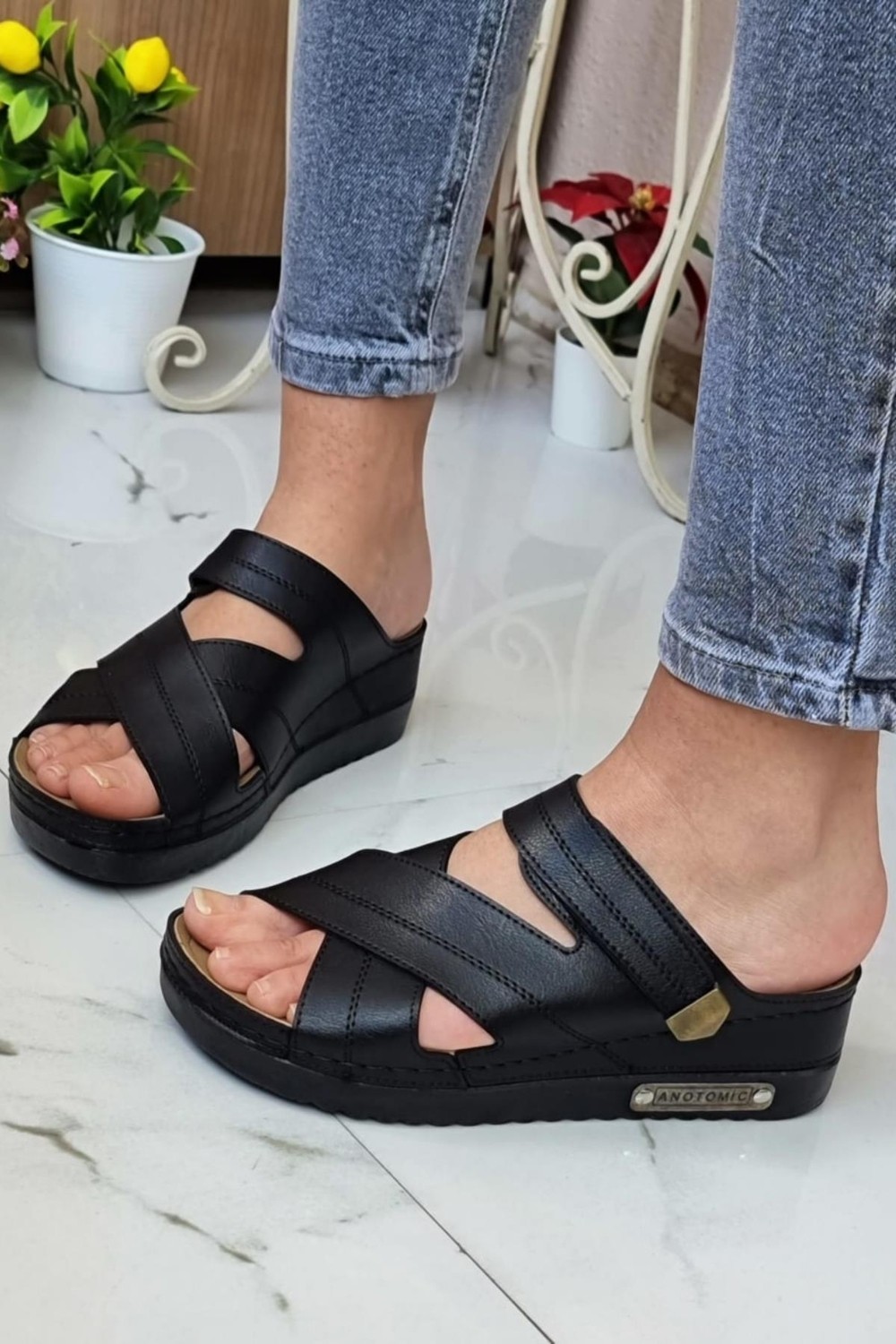 Neon Shoes Budi Kadın Şık Konforlu Günlük Terlik Anatomik Ortopedik Taban Suni Deri Anne Dışarı Ev Terliği