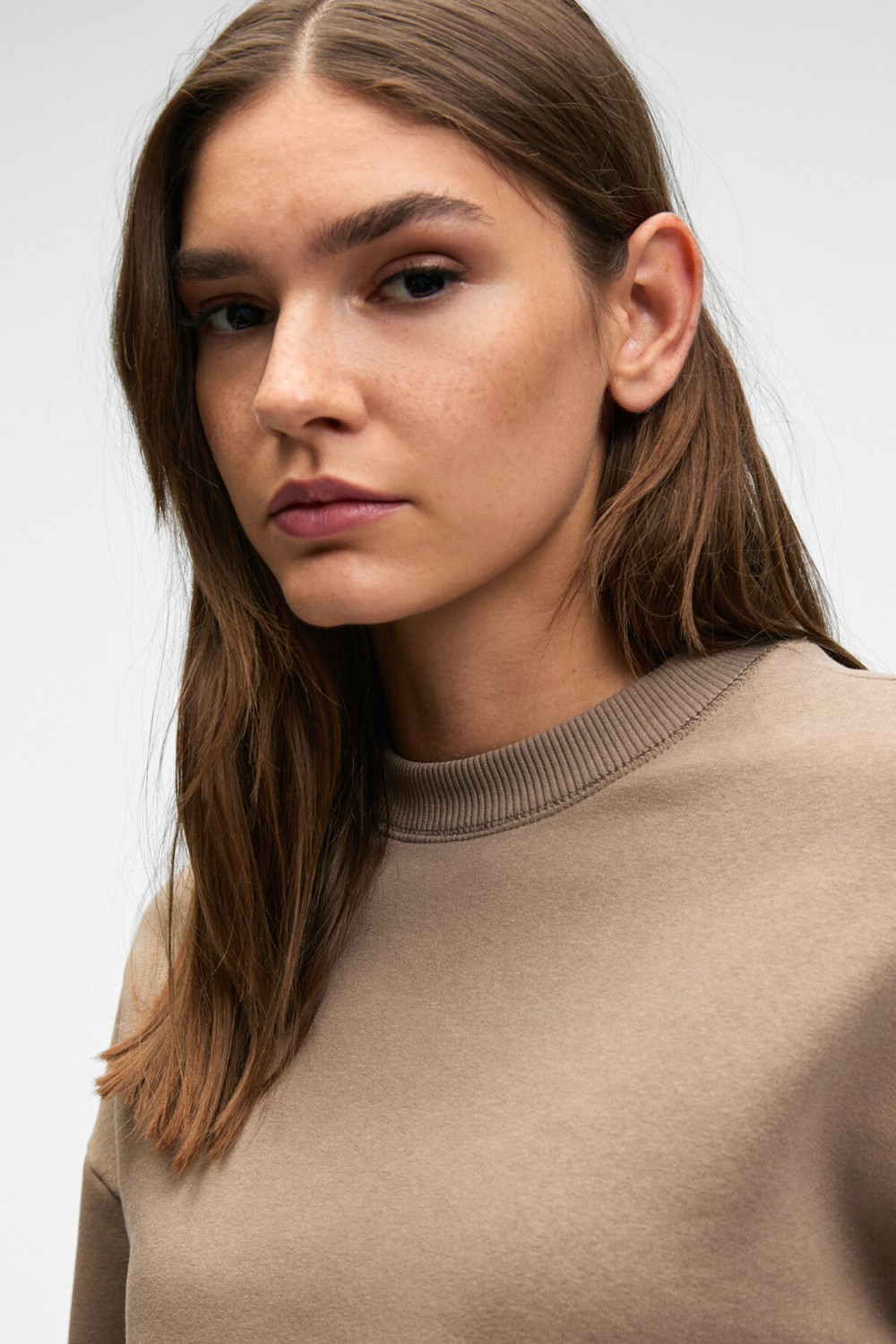 Grimelange KARALIS Kadın Pamuklu Bisiklet Yaka Crop Antrasit Sweatshirt görsel 3