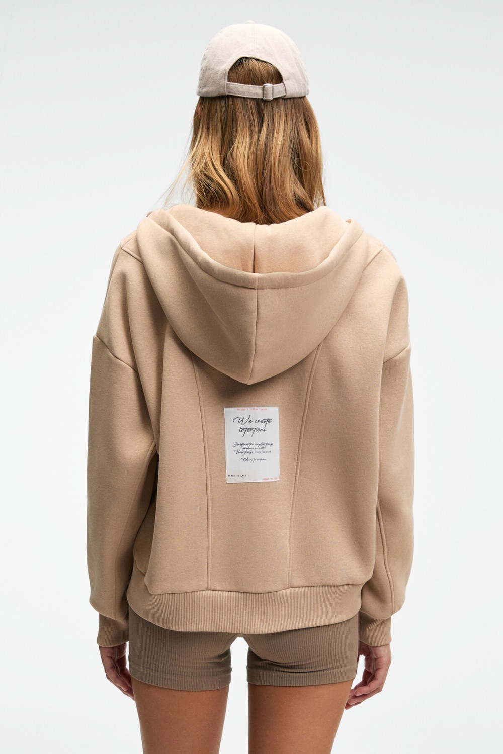 Grimelange VYSELLE Kadın Önü Kesikli Metal Fermuarlı Kapüşonlu Etiket Detaylı Oversize Siyah Sweatshirt görsel 2