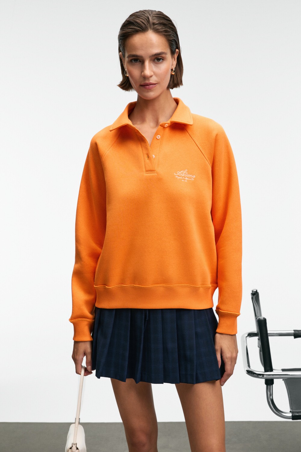 Grimelange CAMIREL Kadın Polo Yaka Düğmeli Nakış Detaylı Reglan Kol Comfort Fit Lacivert Sweatshirt görsel 8