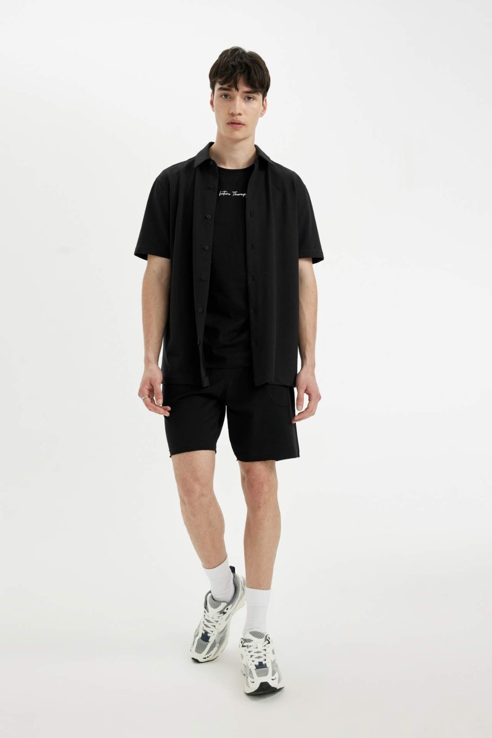 DeFacto %100 Pamuk Slim Fit Dar Kesim Dar Paça Cepli Basic Düz Şort B8673AX24SM görsel 7