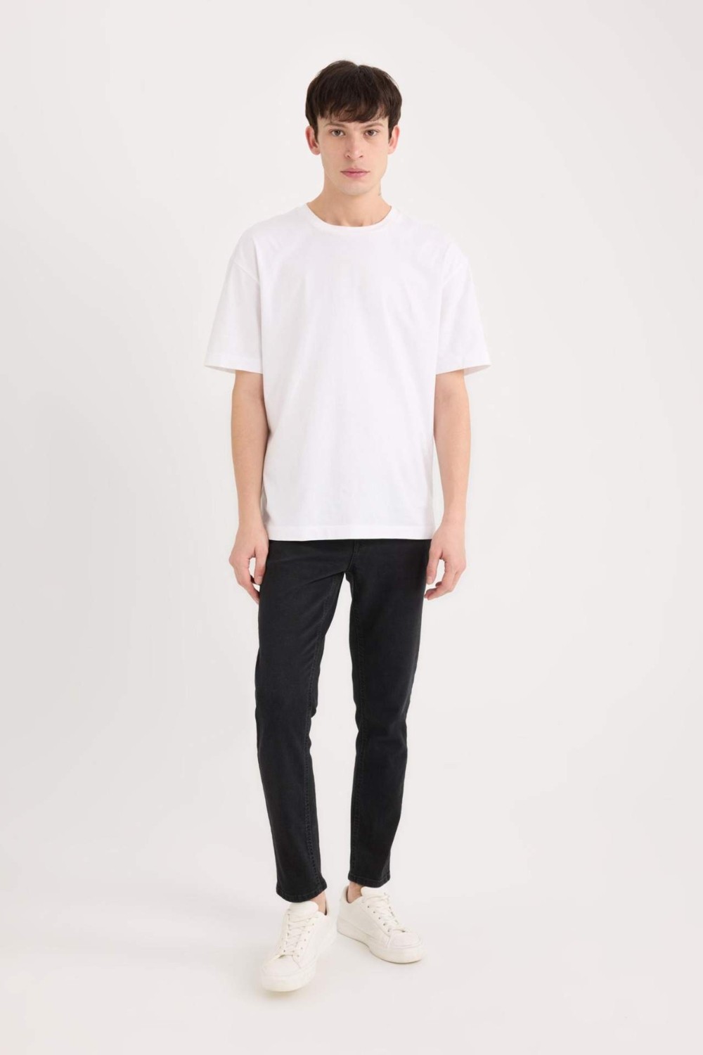 DeFacto Carlo Skinny Fit Ekstra Dar Kalıp Normal Bel Ekstra Dar Paça Siyah Jean Pantolon S2285AZ24AU görsel 8