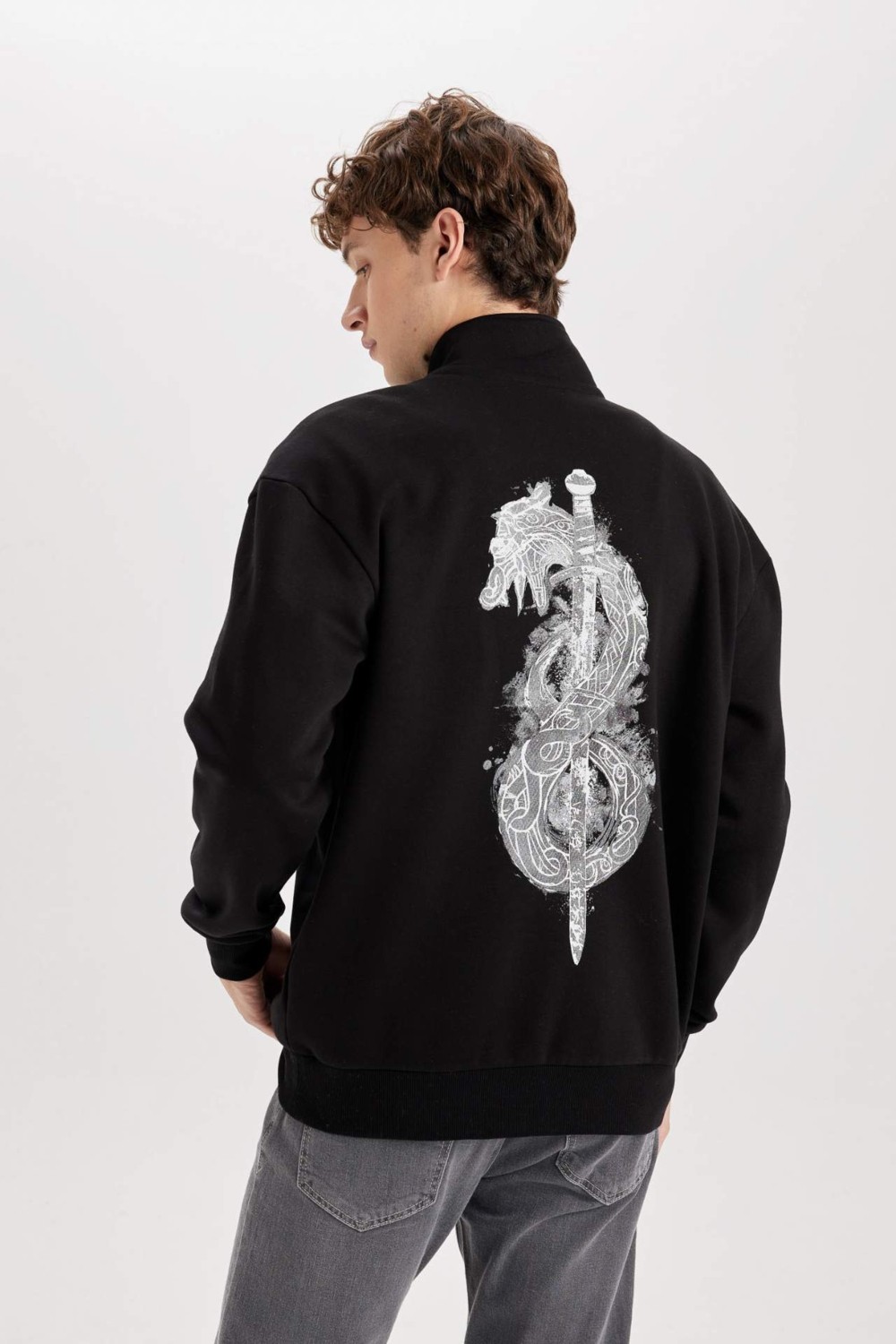 DeFacto Vikings Boxy Fit Dik Yaka Baskılı Sweatshirt D6769AX25SP görsel 6