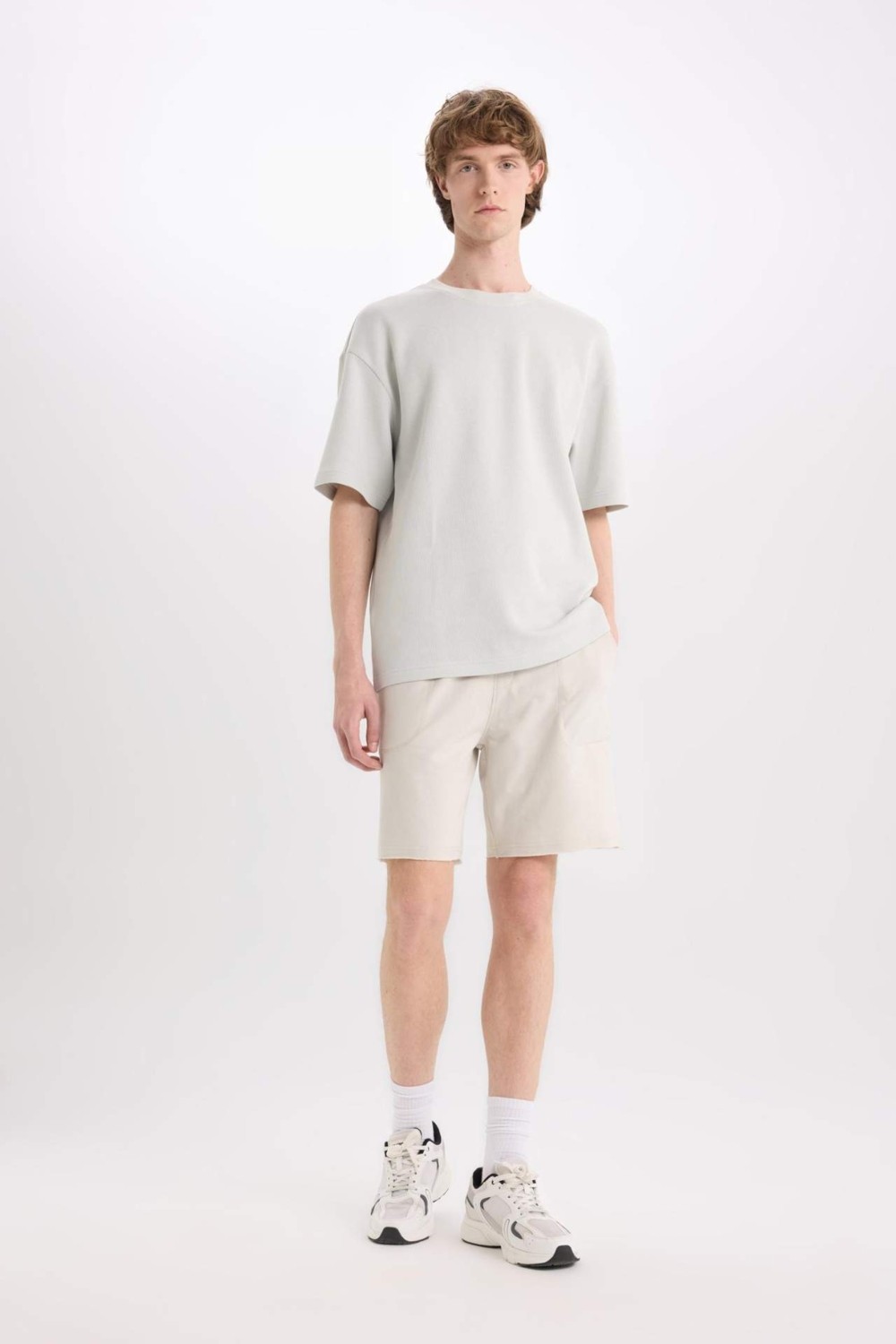 DeFacto %100 Pamuk Slim Fit Dar Paça Cepli Basic Şort B8673AX25SM görsel 8