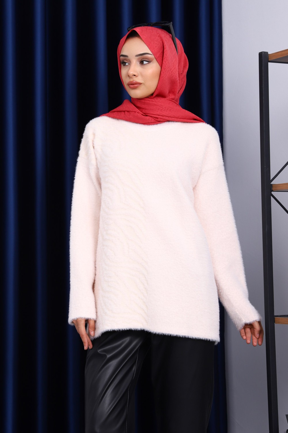 İmaj Butik Krem Bisiklet Yaka Angora Yumoş Triko Kazak görsel 3