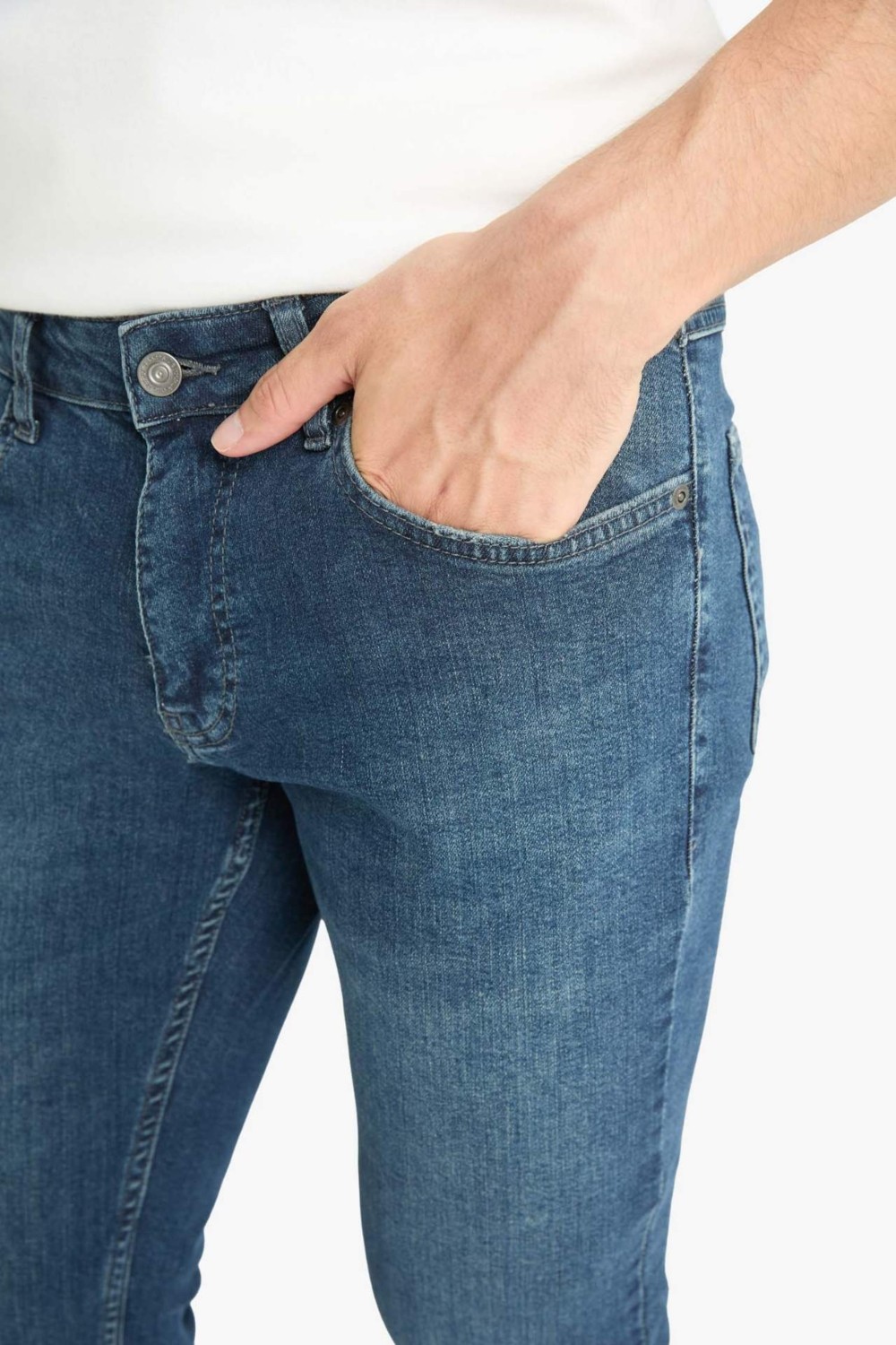 DeFacto Pedro Slim Fit Dar Kalıp Normal Bel Dar Paça Jean Pantolon G2235AX25AU görsel 6