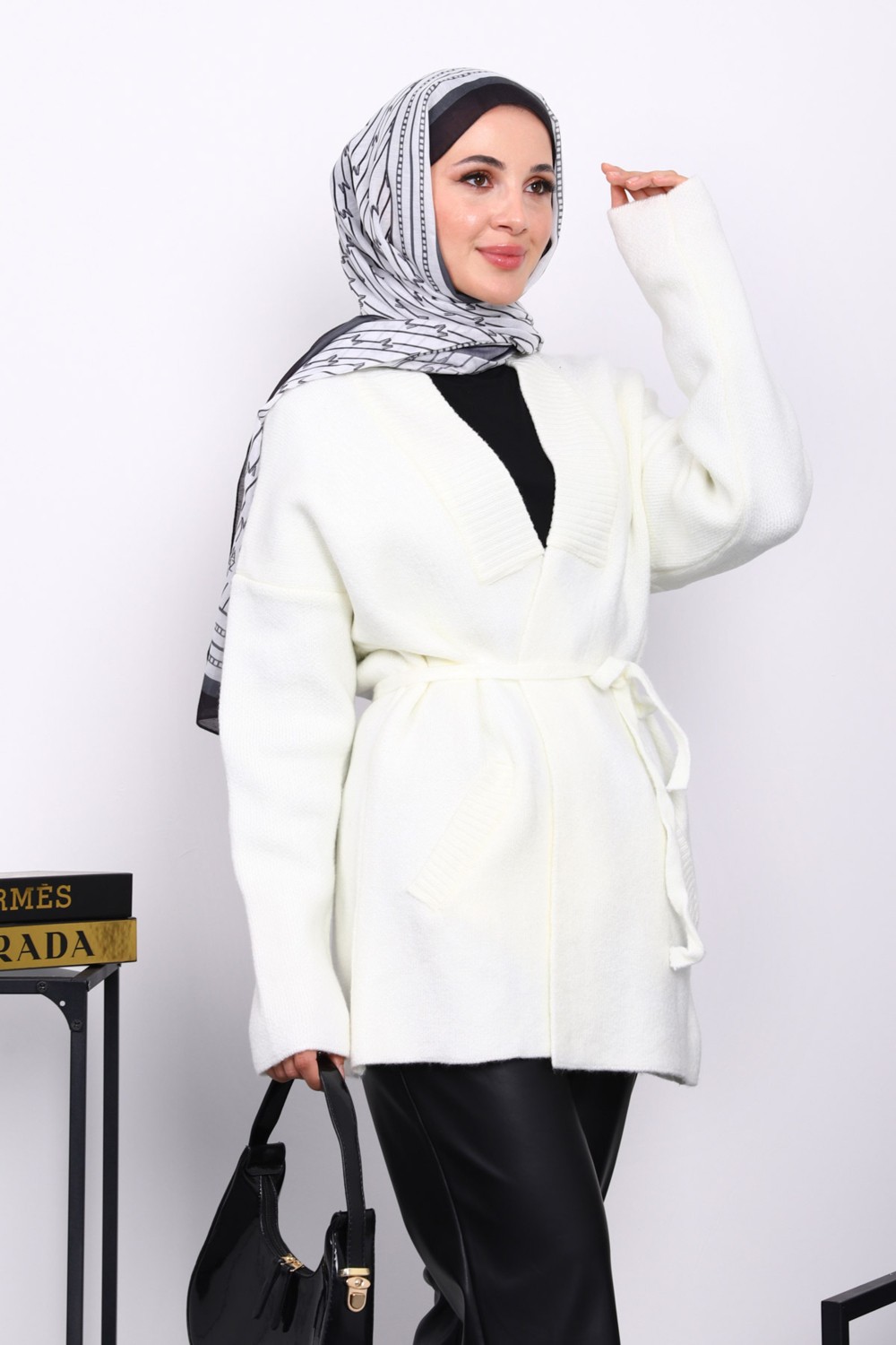 İmaj Butik Ekru Bel Kuşaklı Cepli Triko Hırka