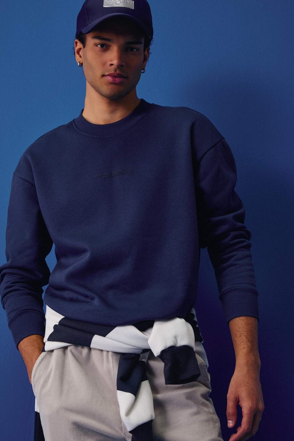 DeFacto Boxy Fit Bisiklet Yaka İçi Yumuşak Tüylü Baskılı Sweatshirt X8282AZ25AU