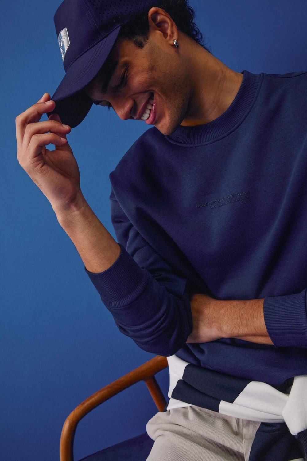 DeFacto Boxy Fit Bisiklet Yaka İçi Yumuşak Tüylü Baskılı Sweatshirt X8282AZ25AU görsel 2