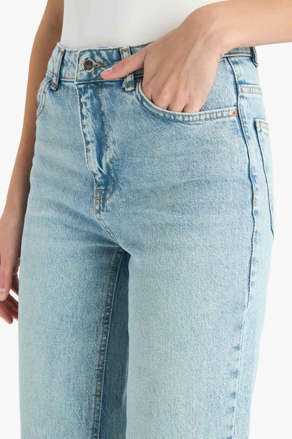 DeFacto Comfort Straight Normal Bel Bilek Boy Jean Yıkamalı Pantolon G2215AX25WN görsel 6