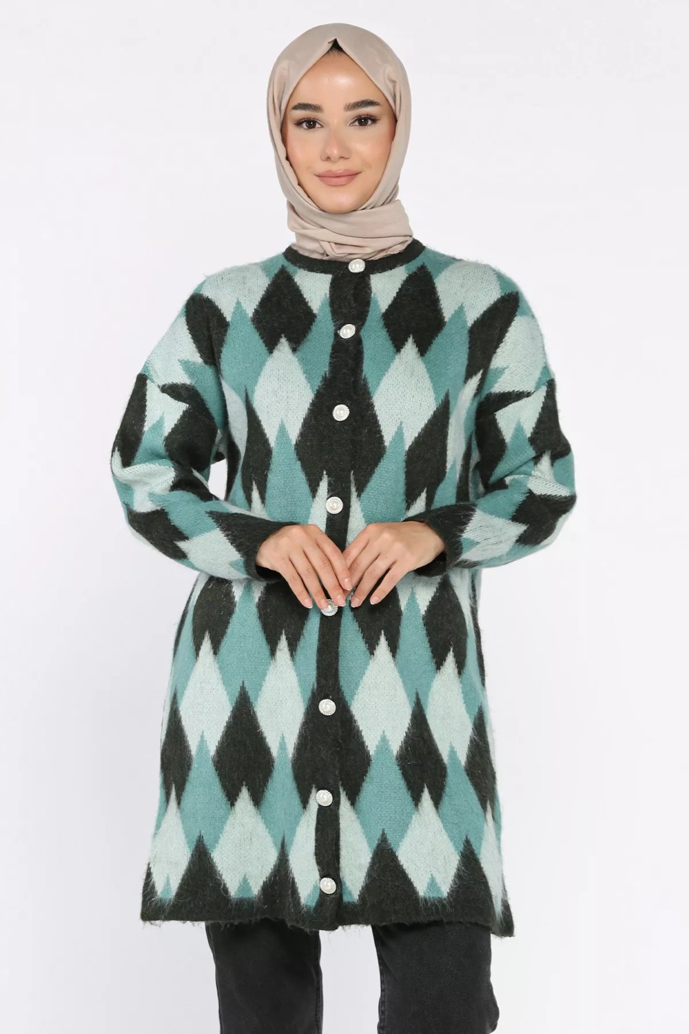 Julude Inci Düğmeli Geometrik Desenli Tesettür Triko Hırka (S-M-L-Xl Beden Uyumludur.) P-00018414